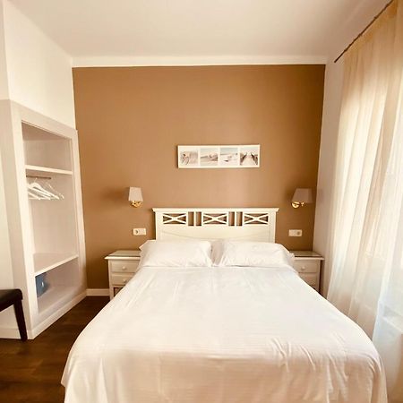 Hotel Carbonell Llança Zewnętrze zdjęcie