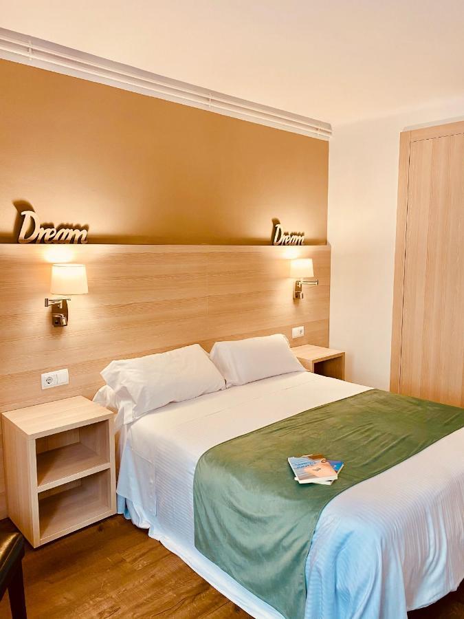 Hotel Carbonell Llança Zewnętrze zdjęcie
