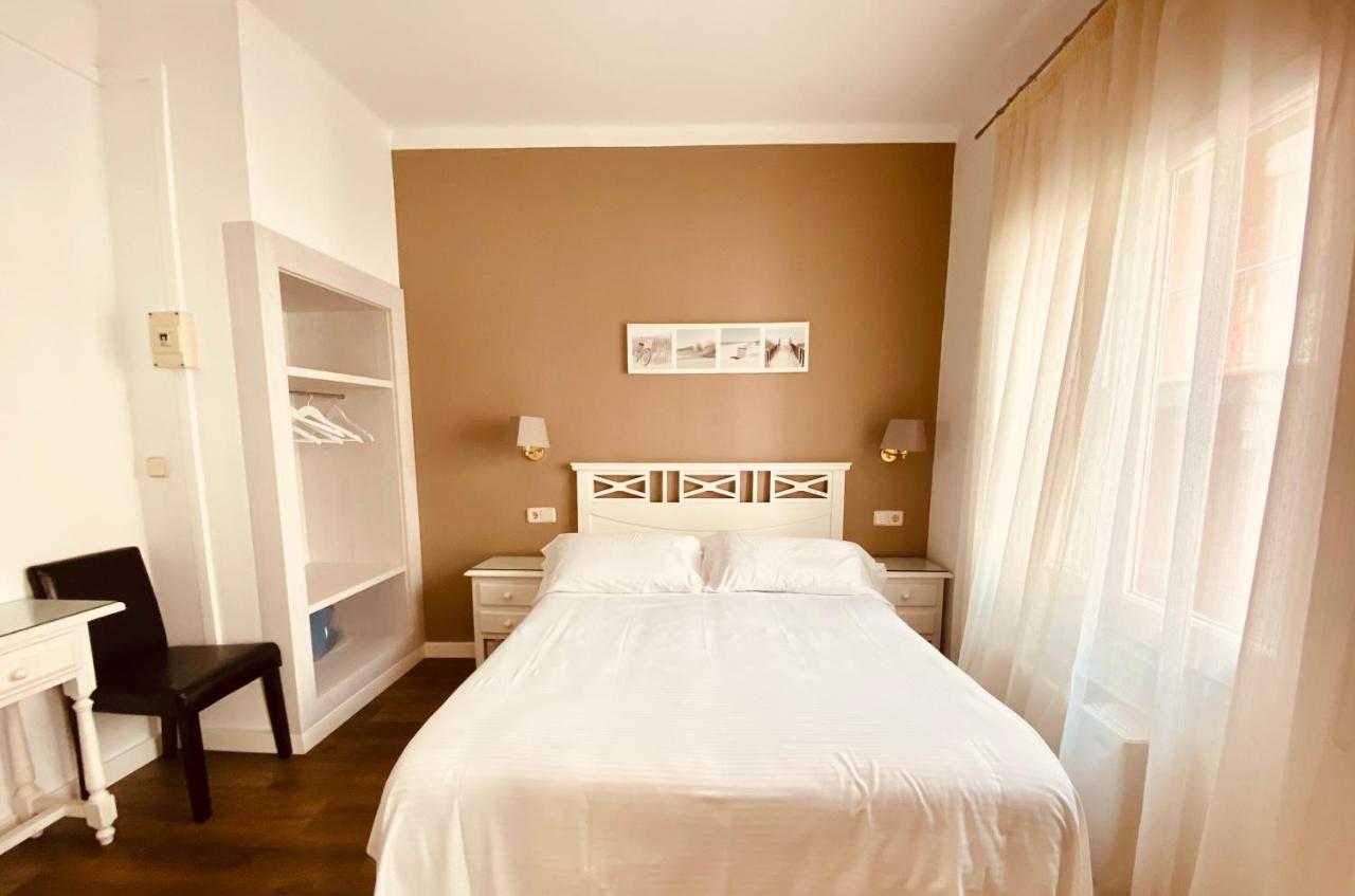 Hotel Carbonell Llança Zewnętrze zdjęcie