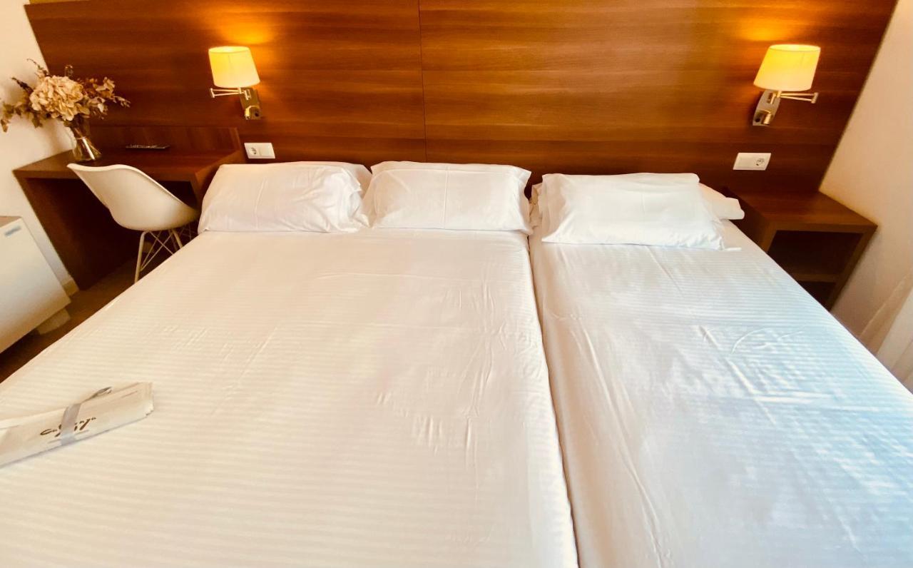 Hotel Carbonell Llança Zewnętrze zdjęcie
