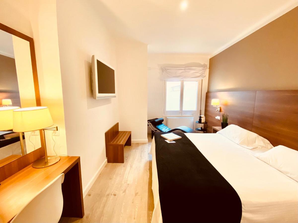 Hotel Carbonell Llança Zewnętrze zdjęcie