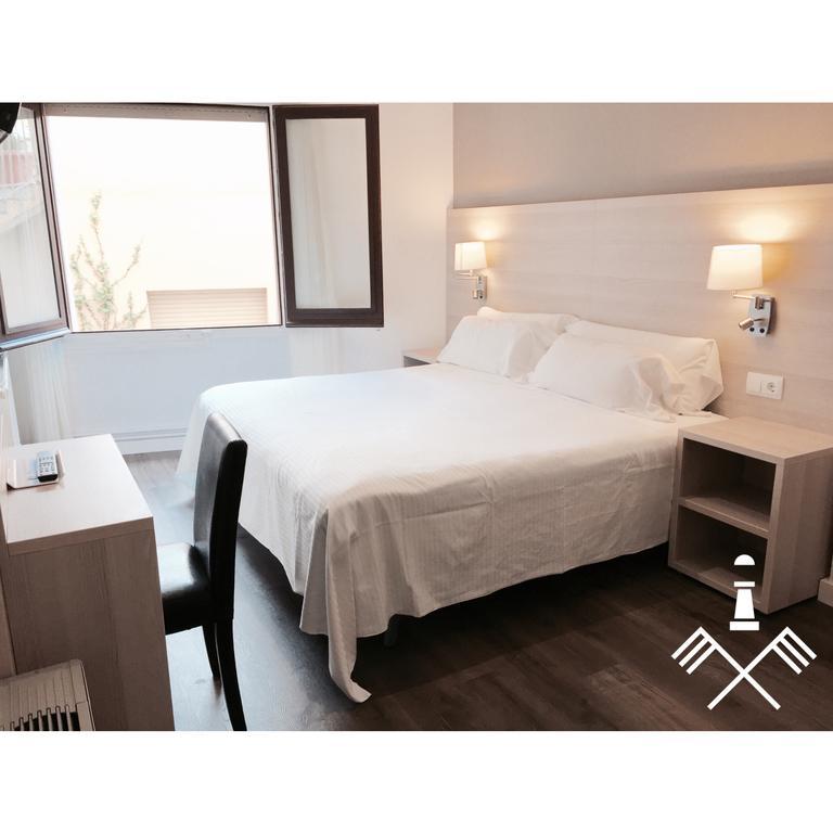 Hotel Carbonell Llança Zewnętrze zdjęcie
