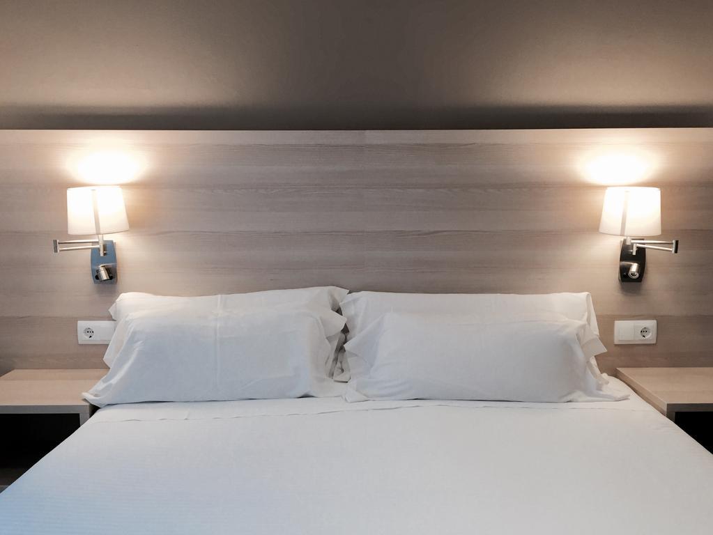 Hotel Carbonell Llança Zewnętrze zdjęcie