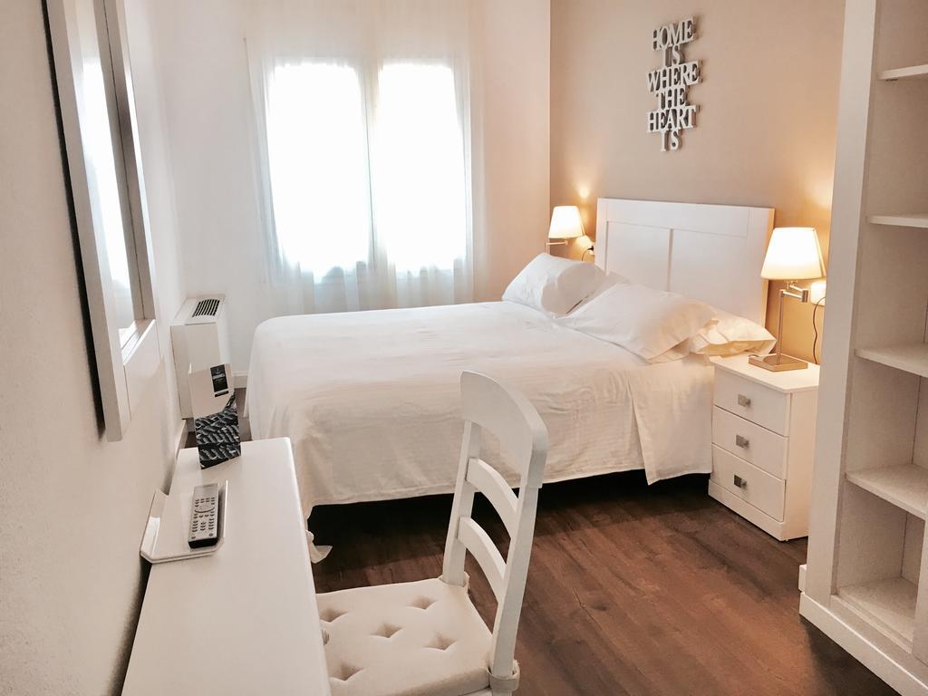 Hotel Carbonell Llança Zewnętrze zdjęcie
